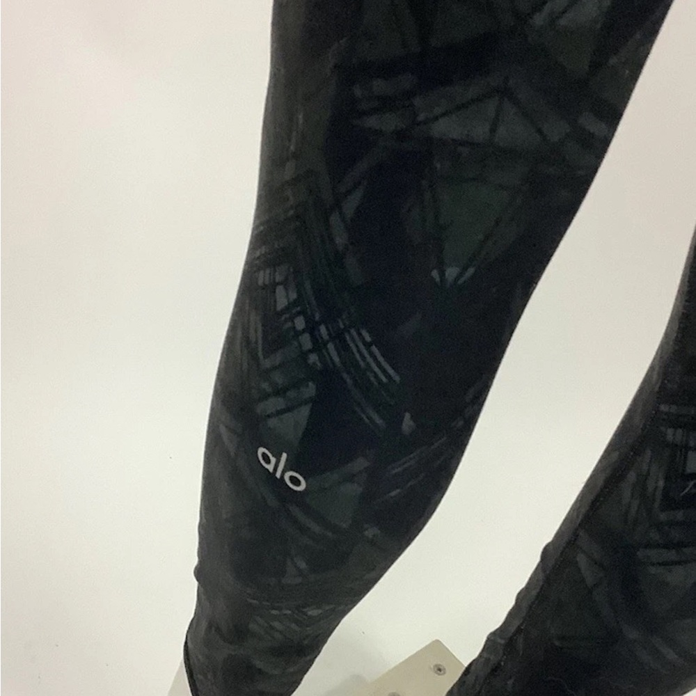 Alo Sz M Printed Leggings Green Full Length Yoga Workout Running Gym Pants - Picture 4 of 5